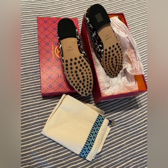New Tory Burch Reva Leopard / Perfect Black Velvet Jacquard Ballet Loafers 9.5 - Picture 7 of 9